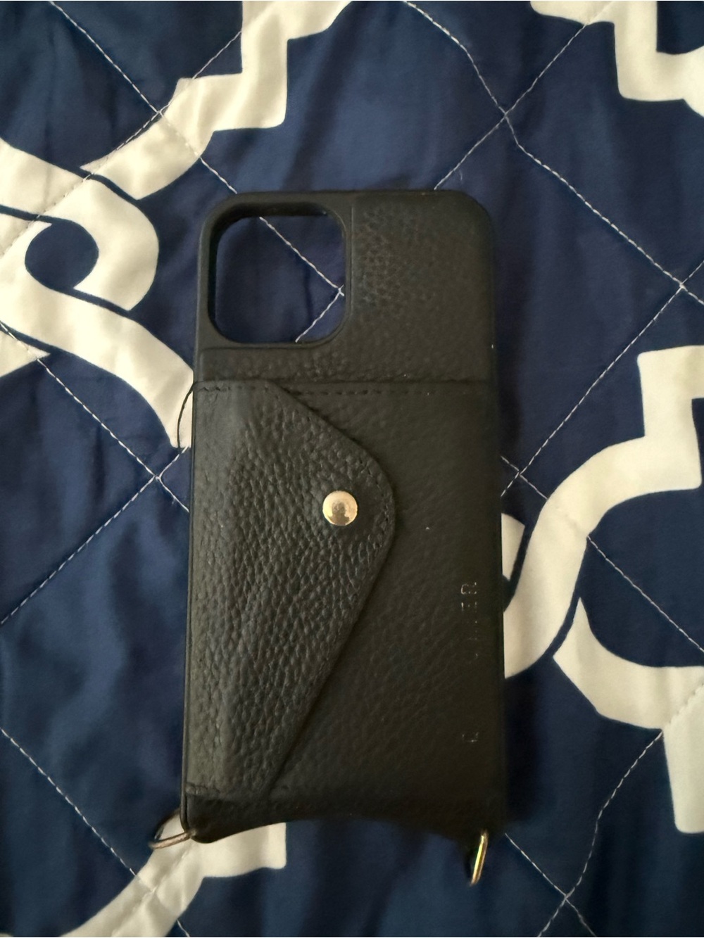 Donna Side Slot Crossbody Bandolier
Black/Gold - iPhone 12 / 12 Pro